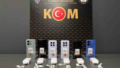 Kırşehir’de polis ekipleri tarafından gerçekleştirilen operasyonda, kaçak cep telefonları bulunarak