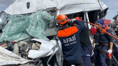 Kırşehir’in Mucur ilçesinde bugün meydana gelen zincirleme trafik kazasında 1’i