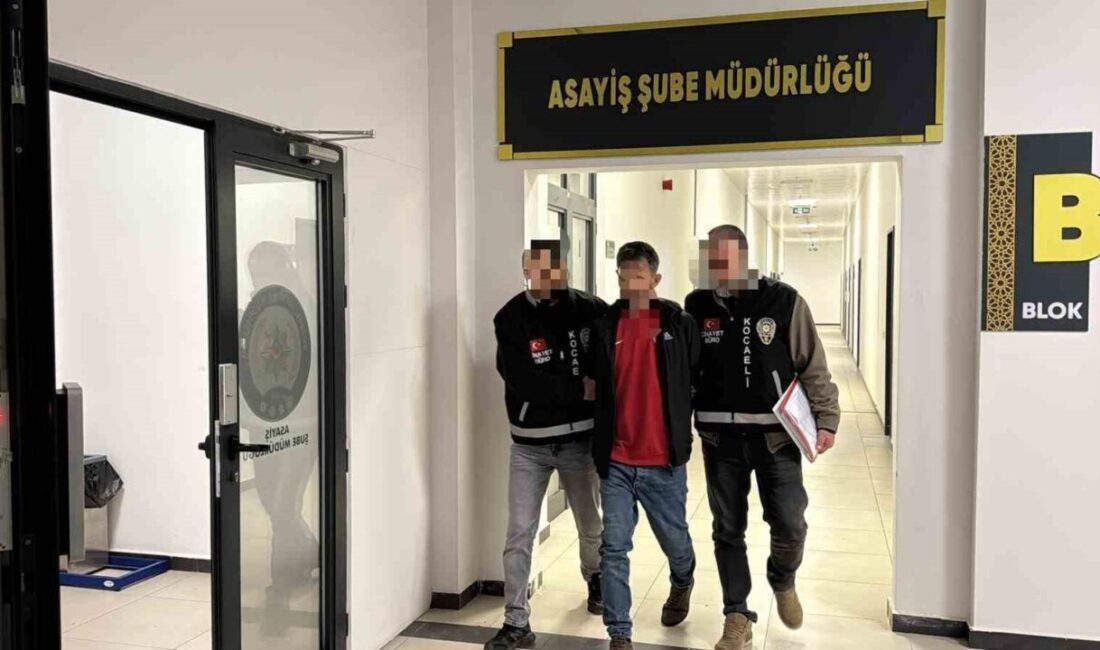 Kocaeli’de 8 bıçak darbesiyle eşini öldüren sanık, mahkemede arkadaşına ait