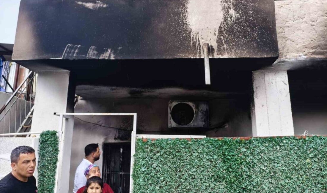 Mersin’in Tarsus ilçesinde bir evde klima patlaması sonucu yangın çıktı.