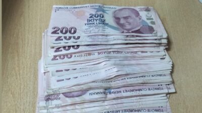 İzmit ilçesinde, Kuyumcular Çarşısı’nda faaliyet gösteren iki ayrı kuyumcuda sahte