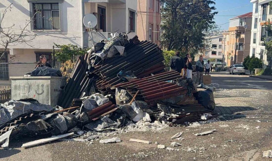 Darıca ilçesinde tadilat halindeki 5 katlı bir binanın çatısında çıkan