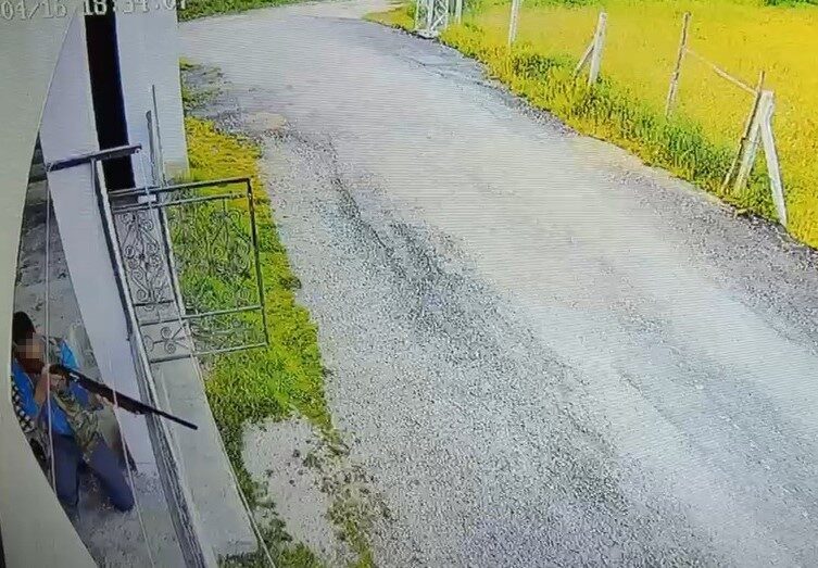 Malatya’da bir adam, Yeşilyurt ilçesindeki Dilek Mahallesi’nde yaşanan olayda komşusuna