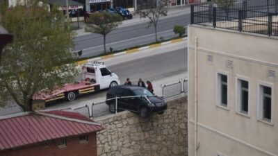 Darende ilçesinde meydana gelen trafik kazasında, bir araç kontrolünü kaybederek