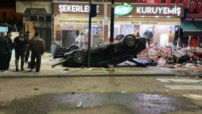 Sivas’ta yaşanan bir olayda bir otomobil sürücüsü, aracın kontrolünü kaybederek