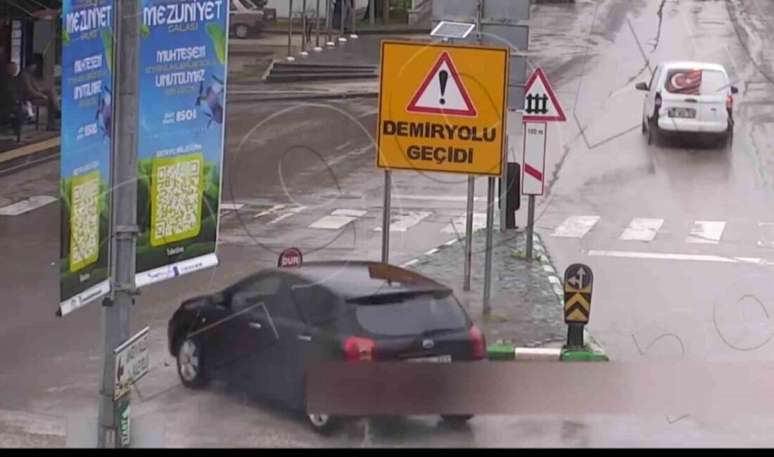 Amasya’da meydana gelen trafik kazasında, sürücüsünün kontrolünden çıkan bir otomobil,