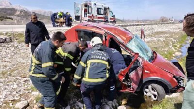 Burdur ilinde meydana gelen trafik kazasında sürücü kontrolünü kaybederek aracın