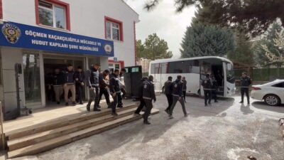 Göçmen kaçakçılığıyla mücadele kapsamında Konya merkezli 4 ilde düzenlenen operasyonda