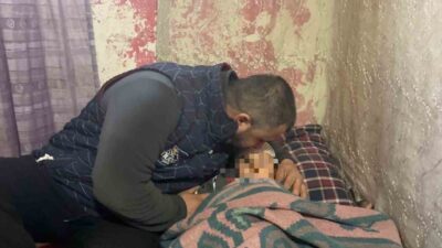 Kayseri’nin Melikgazi ilçesinde, başıboş bir köpeğin saldırısına uğrayarak ağır yaralanan