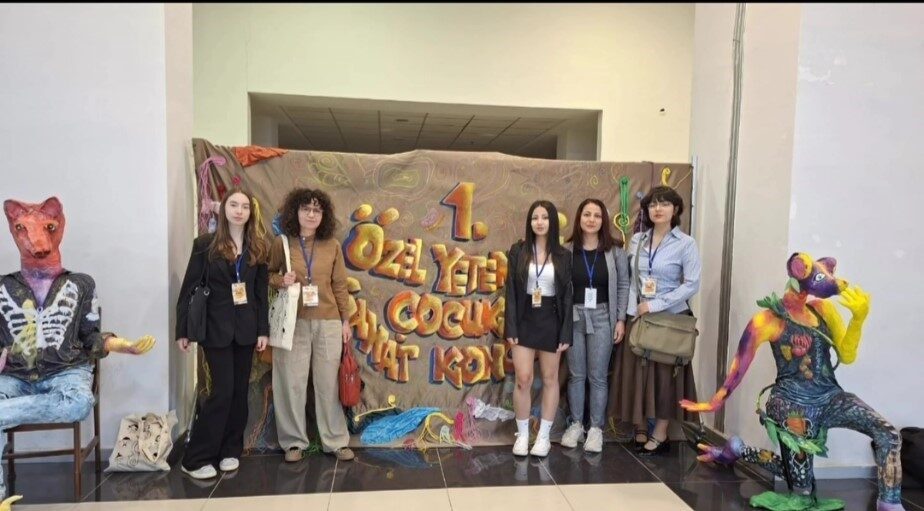 Muğla’nın Köyceğiz ilçesinde bulunan Bilim ve Sanat Merkezi (BİLSEM) öğrencileri,