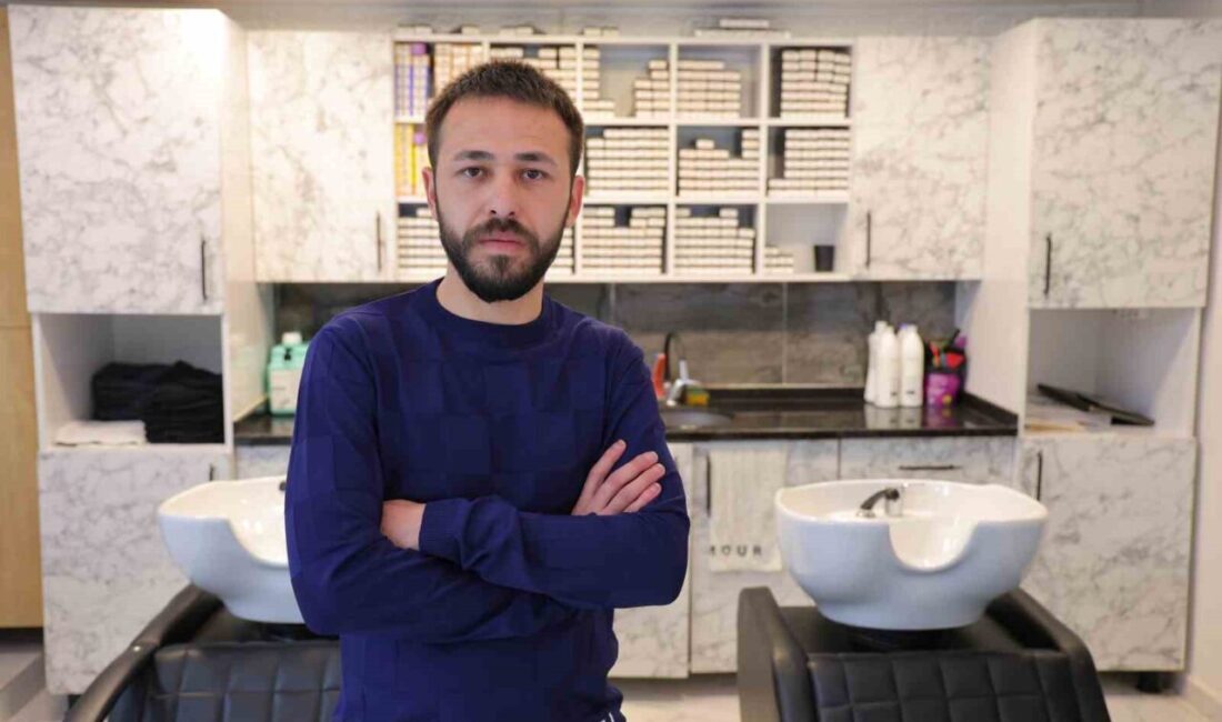 Kahramanmaraş’ta bir kuaför, müşterisinin saatler süren işlemlerini tamamladıktan sonra 26.500