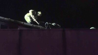 Küçükçekmece ilçesinde bir otelde gece saatlerinde çıkan yangın, itfaiye ekiplerinin