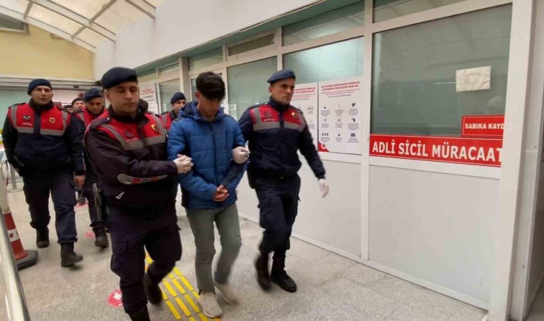 Kocaeli’nin Kartepe ilçesinde ormanlık alandaki bir kulübede berberi balta ve
