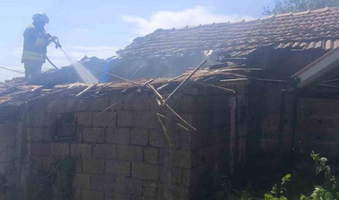 Kumlu ilçesindeki bir müstakil ev, Akpınar Mahallesi’nde çıkan yangın sonucunda