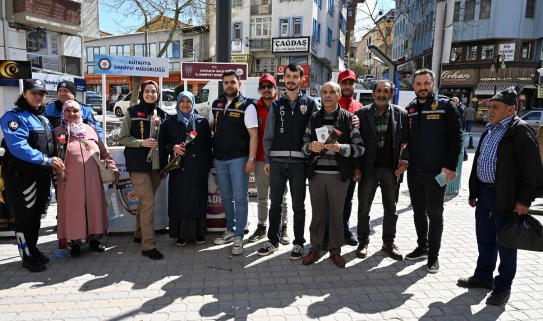 Kütahya İl Emniyet Müdürlüğü, Polis Haftası kutlamaları kapsamında vatandaşlara yönelik