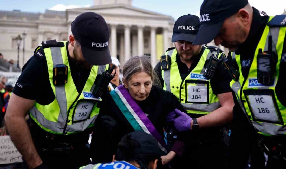 Londra’da “Palestine Action” adlı örgütü destekleyen protestocuların sayısı 523’e yükseldi.