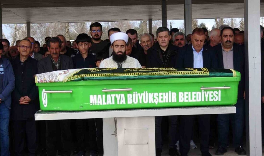Malatya’da bir yüzme havuzunda rahatsızlanarak hastaneye kaldırılan 45 yaşındaki bir