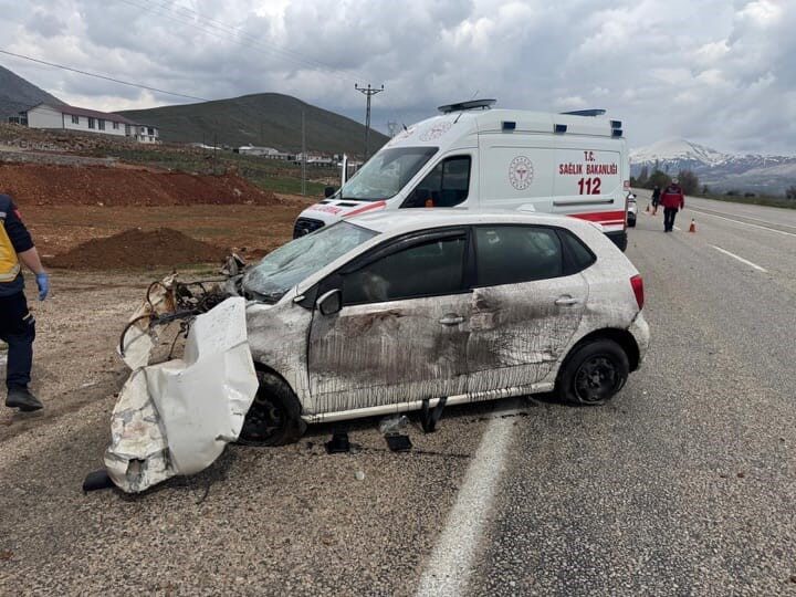 Malatya’da meydana gelen iki ayrı trafik kazasında toplam 3 kişi