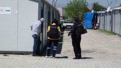 Malatya’da bir genç, kendisini konteynere kilitleyerek polis ekiplerini harekete geçirdi.