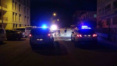 Malatya’nın Yeşilyurt ilçesinde bir kişi, evinin önünde husumetlisinin silahlı saldırısına