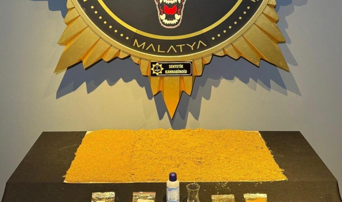 Malatya’da polis, sokaklarda uyuşturucu satışı yapan ‘torbacı’ olarak bilinen şahıslara