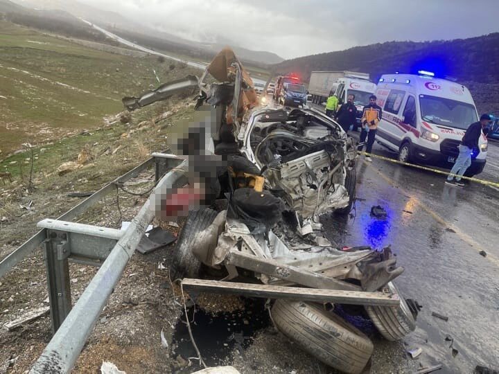 Malatya’da meydana gelen trafik kazasında hayatını kaybedenlerin kimlikleri belirlendi. Kazada,