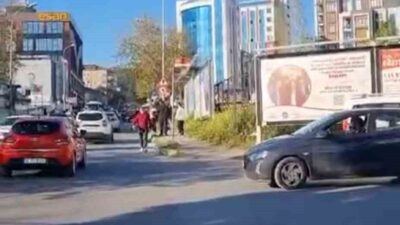 Maltepe’de bir kadın sürücünün manevra yaparak neden olduğu trafik olayı,
