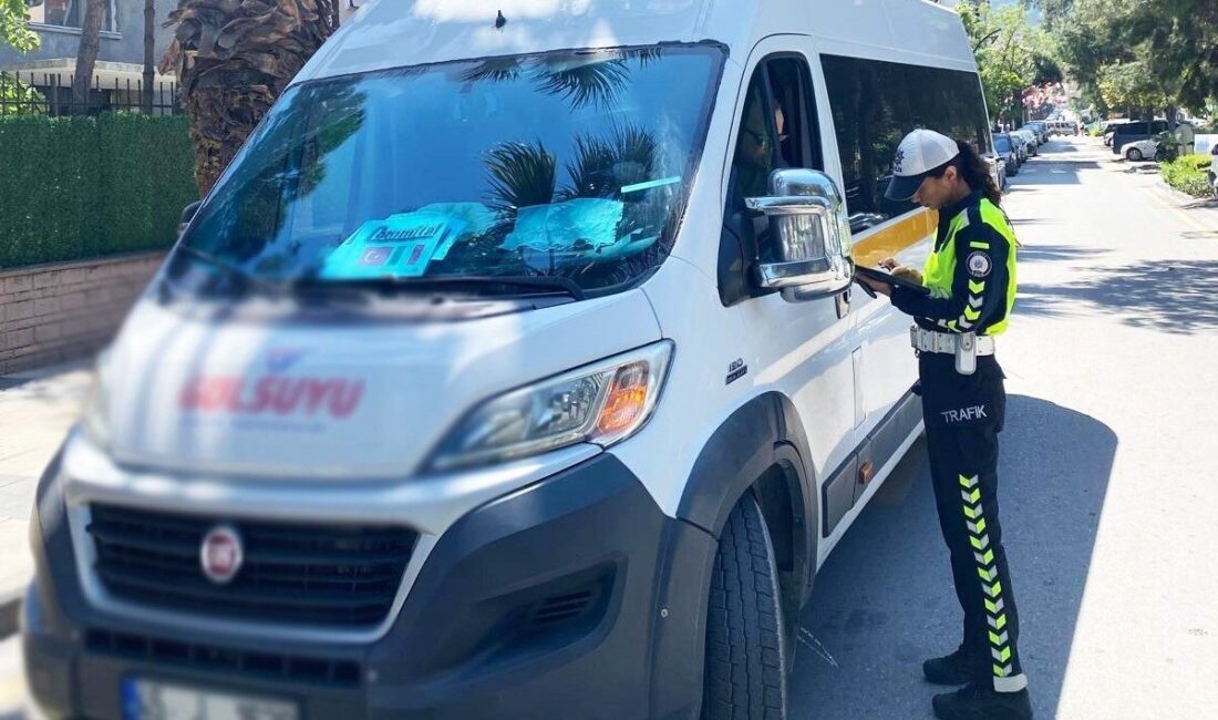 Manisa İl Emniyet Müdürlüğü ekipleri, okul çevreleri ve okul servis