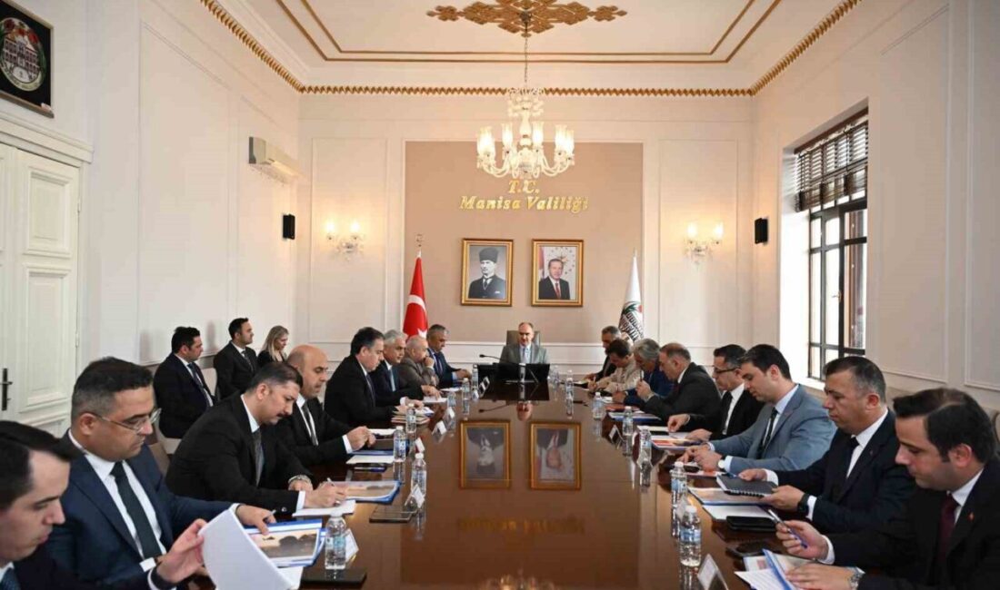 Manisa Valisi Vahdettin Özkan başkanlığında yapılan toplantıda, okullarda alınması gereken