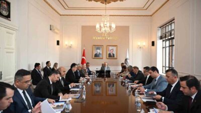 Manisa Valisi Vahdettin Özkan başkanlığında yapılan toplantıda, okullarda alınması gereken