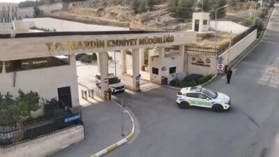 Mardin merkezinde ve ilçelerinde yapılan denetimlerde, 2 ruhsatsız tabanca ve