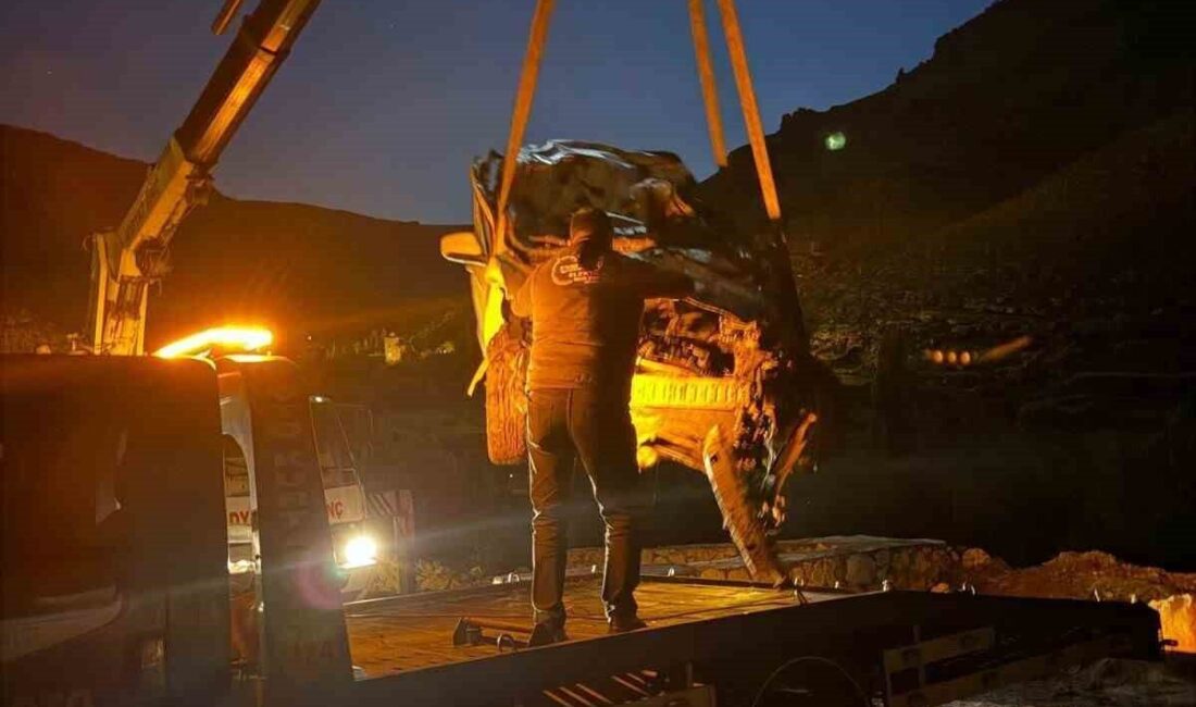 Mardin’in Nusaybin ilçesinde meydana gelen bir kaza sonucunda hafif ticari