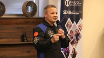 Alper Gezeravcı, Türkiye’nin ilk astronotu olarak Eskişehir Anadolu Üniversitesi’nde gençlerle