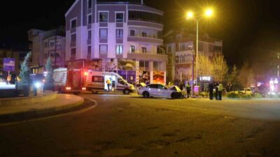 Nevşehir’de meydana gelen trafik kazasında otomobil ile minibüs çarpıştı, 1’i