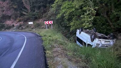 Antalya’nın Gazipaşa ilçesinde meydana gelen bir trafik kazasında minibüsün yol