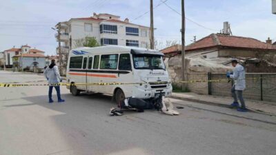 Karaman’da meydana gelen bir trafik kazasında, yolcu minibüsü elektrikli bisikleti