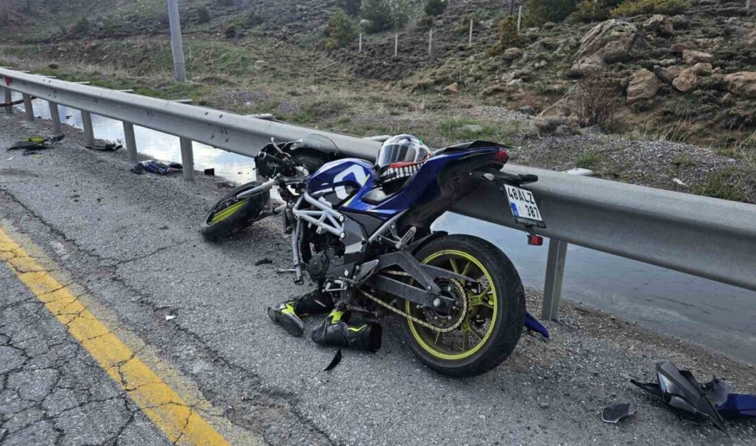 Melikgazi ilçesinde meydana gelen bir kaza, motosiklet sürücüsünün kontrolünü kaybetmesi