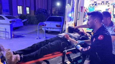 Kahta ilçesinde meydana gelen trafik kazasında, bir kamyonet ile motosiklet