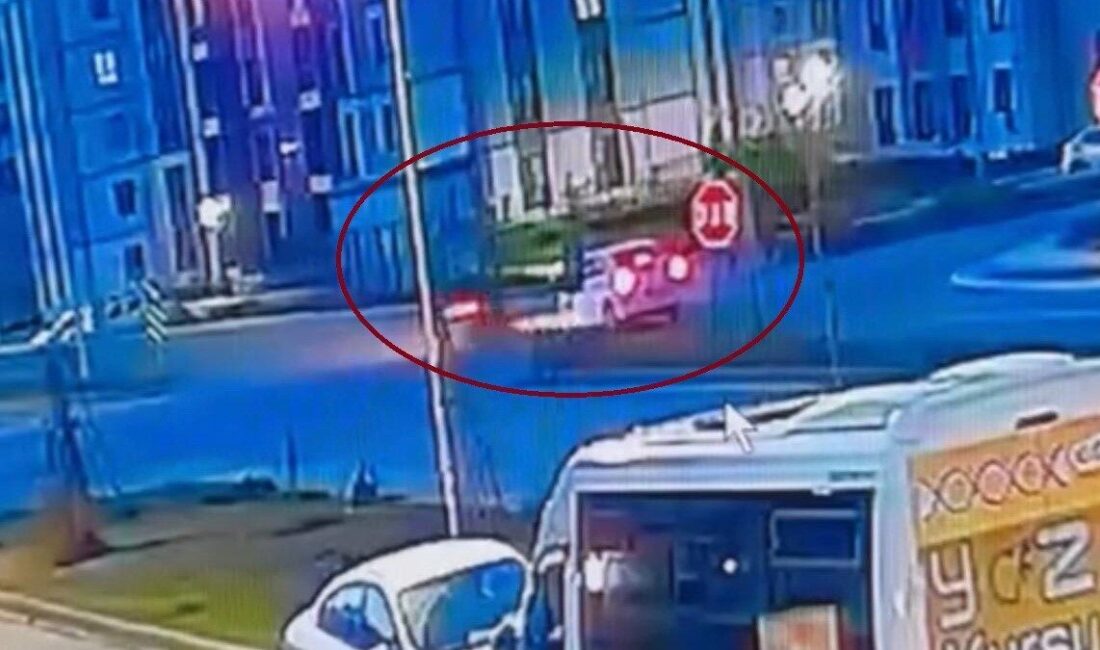 Diyarbakır’ın Bağlar ilçesinde meydana gelen bir trafik kazasında, motosiklet sürücüsünün