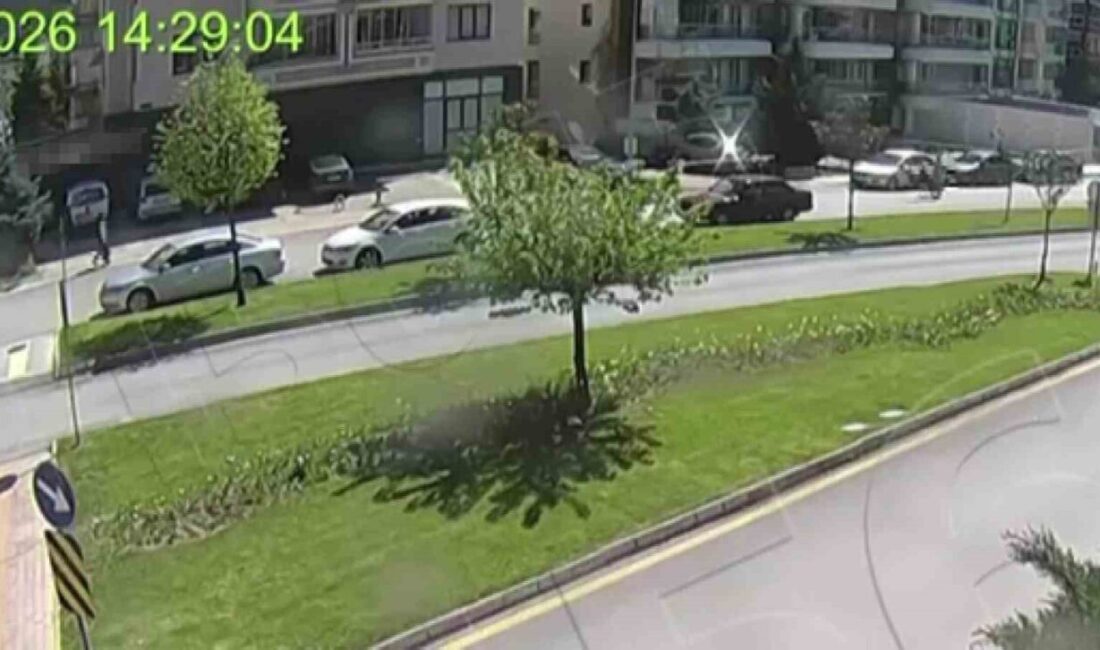 Amasya’da, motosiklet sürücüsünün trafiği tehlikeye düşürdüğü ve akrobatik hareketler yaptığı