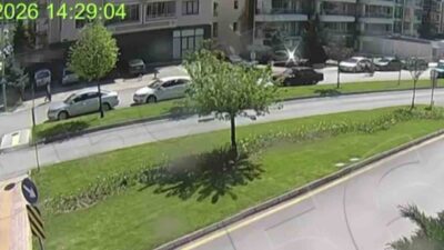 Amasya’da, motosiklet sürücüsünün trafiği tehlikeye düşürdüğü ve akrobatik hareketler yaptığı