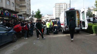 Kilis’te meydana gelen trafik kazasında bir motosikletin yayalara çarpmasıyla baba