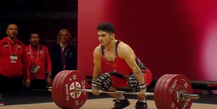 Türkiye’yi gururlandıran Muhammed Furkan Özbek, Avrupa Halter Şampiyonası’nda elde ettiği