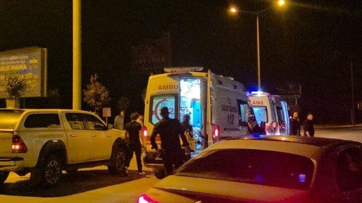 Antalya’nın Muratpaşa ilçesinde meydana gelen trafik kazasında, otomobil ile motosiklet