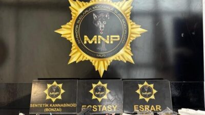 Muş’ta gerçekleştirilen narkotik operasyonunda 9 ikamette yapılan aramalarda uyuşturucu madde