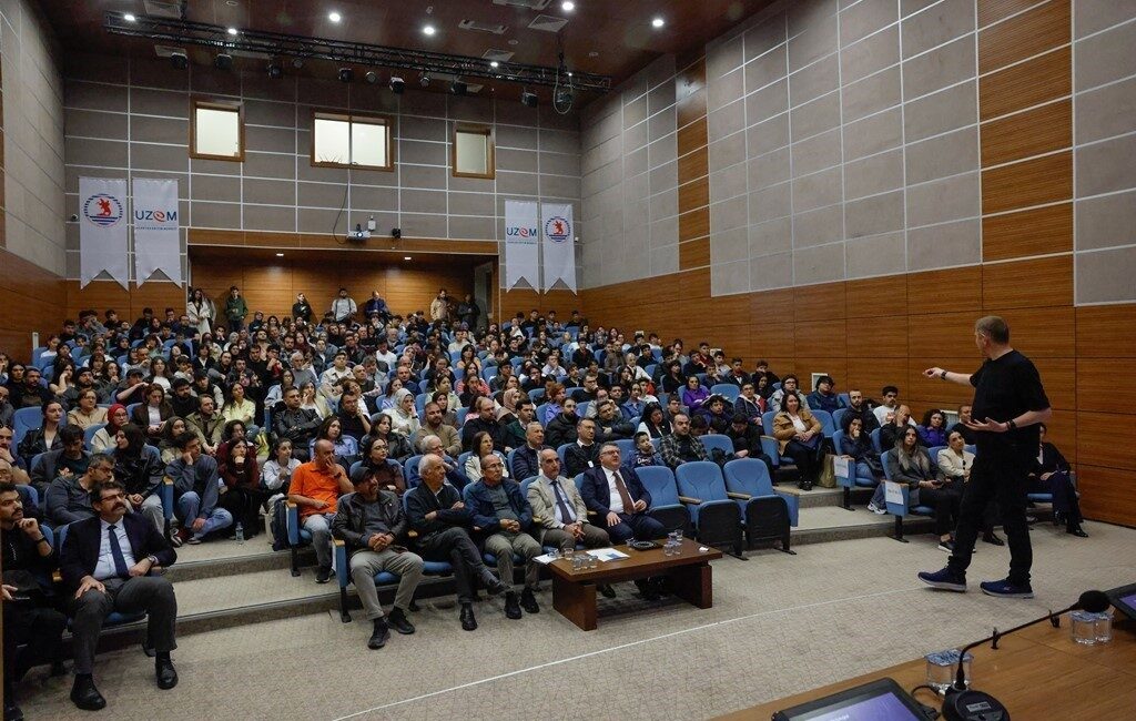 Jet İtki Laboratuvarı’nda uzun yıllardır derin uzay iletişimi ve büyük