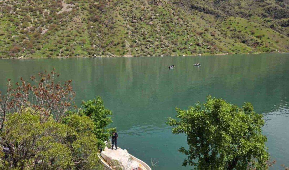 Çüngüş ilçesinde Fırat Nehri’ne düşen bir kişinin cansız bedenine ulaşıldı.