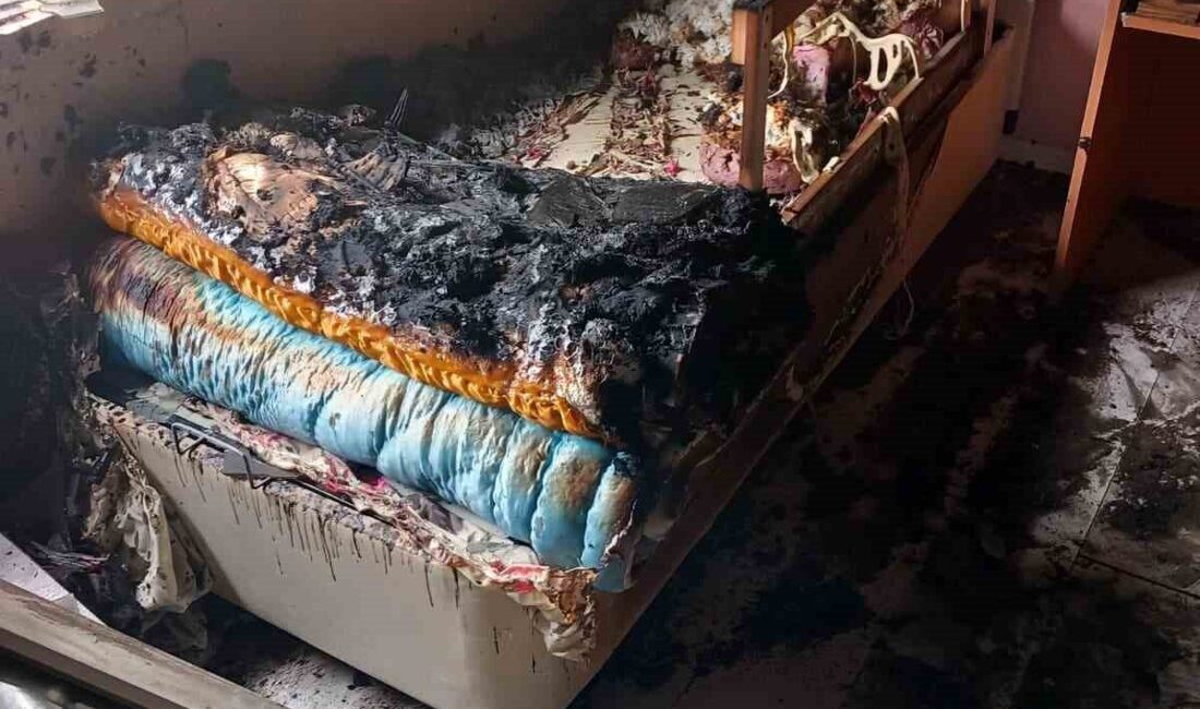 Nevşehir’de meydana gelen yıldırım düşmesi sonucu çıkan yangın, bir evin