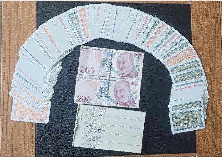 Niğde İl Emniyet Müdürlüğü Asayiş Şube Müdürlüğü ekipleri, kumar oynanmasını