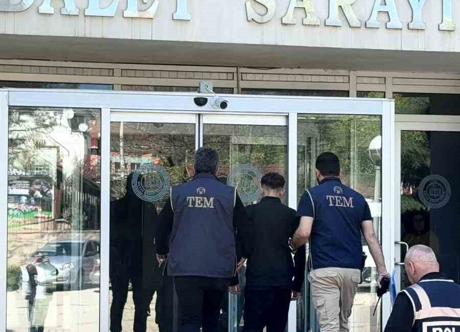 Niksar ilçesindeki bir öğrenci, 7. sınıf arkadaşlarına, “Okula gelmeyin, okulu